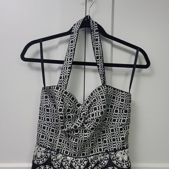 White house black market halter dress - Picture 13 of 13